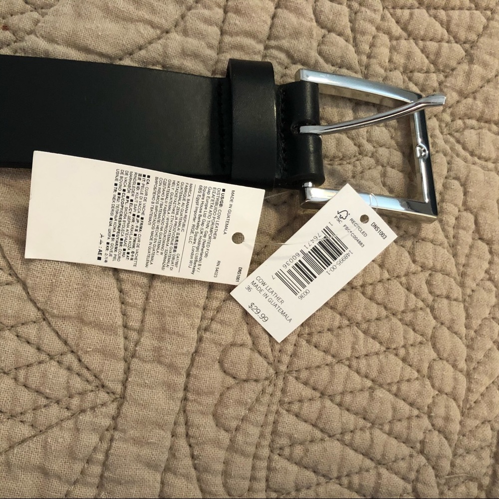 B2G1 free NEW Banana republic black leather belt